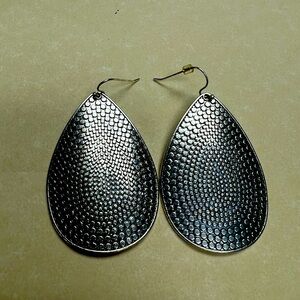 Beautiful dangle, earrings, stunning statement piece